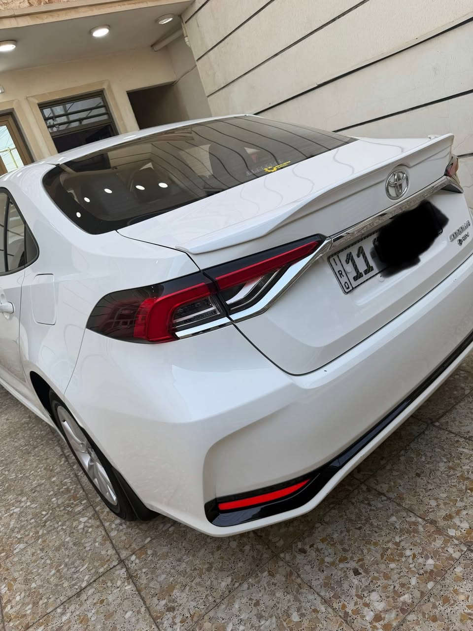 سلام عليكم 
كورلا هايبرد 2024  للبيع 
ماشيه 19 
سياره فول مواصفات 
بصمه 
فتحه 
داخل جلد
تبريد قطعتين تبريد شاشه 
بدون نقص سياره جاهزه ع وضع شركه 
رقم بغداد باسمي هزه جديده تحويل مباشر
غراضها كامله بجيس شركه بعدها 
السياره بيها بابين مبدلات بلادي وعندي صوره للطخه
وبيها بارد مكانين 
السعر 140
مكاني بغداد حي الجهاد 
***********
