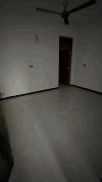 للايجار شقق زيرو في زيونه 714 غرفه1 وصاله +مطبخ وخدمات تحتوي على بالكو...