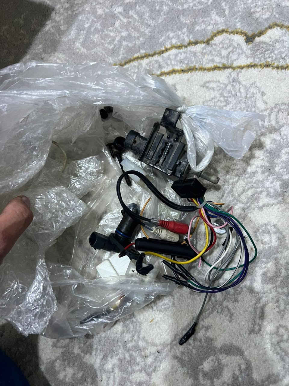 السلام عليكم اخوان عندي هاي المواد مال همر اج 3  للبيع الكل سوا ابيعهم المكان اربيل رقم ***********
