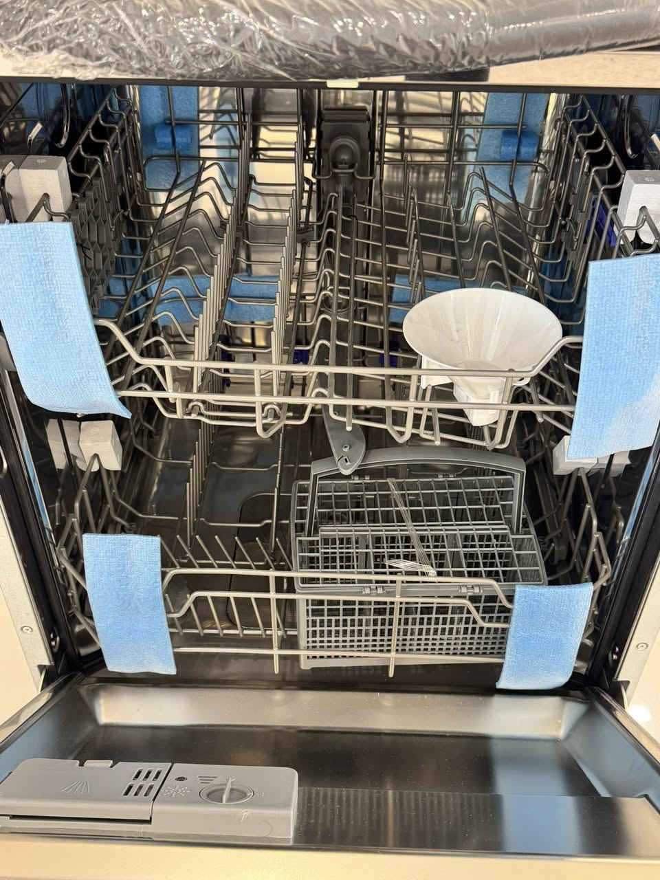 غسالة صحون ماركة ميكابو من جديده غير مستخدمه نهائيآ 
مع ضمان 
السعر 300 الف دينار قفل 
العنوان اربيل


**إذا كنت صاحب هذا الإعلان وتريد حذفه لأي سبب، رجاءا أرسل رسالة إلى الدعم الفني**