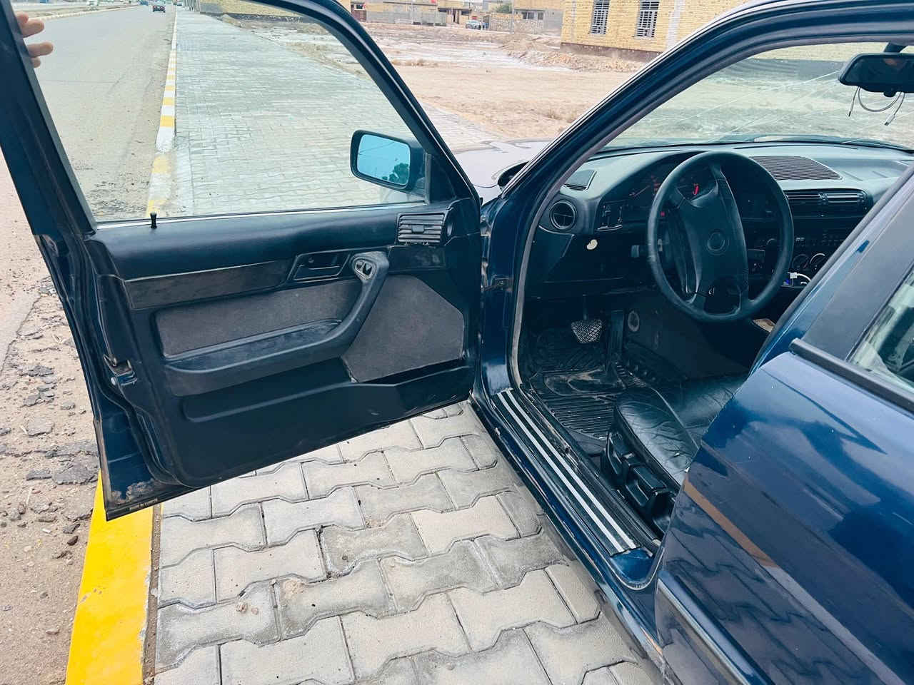 سلام عليكم 
سياره للبيع او مراوس حسب القناعه  بيئم   BMW  
حجم 525 مسكر وتماتيك 
سياره مكفوله من الضربه بيها بس جاملغ امامي اليمنه صبغ  
رقم بغداد  تحويل مباشر 
سياره جاهزه كلشي ماعايزه
سياره بلاديه 
سنويه ماصاقطه 
السعر 65 وبيها مجال 
العنوان بابل الشوملي
 للستفسار ***********
