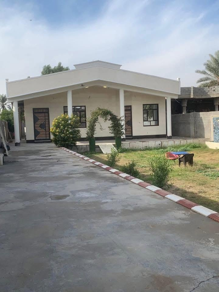 البيع دار مساحه 1120 وجها 17ونص 
بناء جديد وحديث 
يحتوي 
صاله ومطبخ 3 غرف نوم وخدمات 
طابو زراعي سند 25اصولي تحويل 
مباشر 
منطقه الدوانم مقابيل سويب 
قرب ع حي الاعلام الشباب
خدمات كامله مي تبليط كهرباء 
 اتصال ع ارقام 
***********
***********
***********
