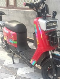 مطور شحن • ٥ بطاريات • نضافة ٩٠٪