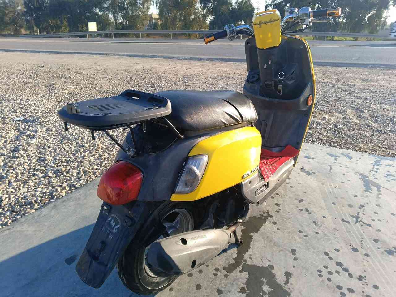 مسطرة نوزل للبيع دراجة حلوة نكرة سلف يرادلهه ترتيبات  مفتوحه مكانهه ديالى سعرهه 550وبيهه مجال حك الجية الشراي يتصل ***********
