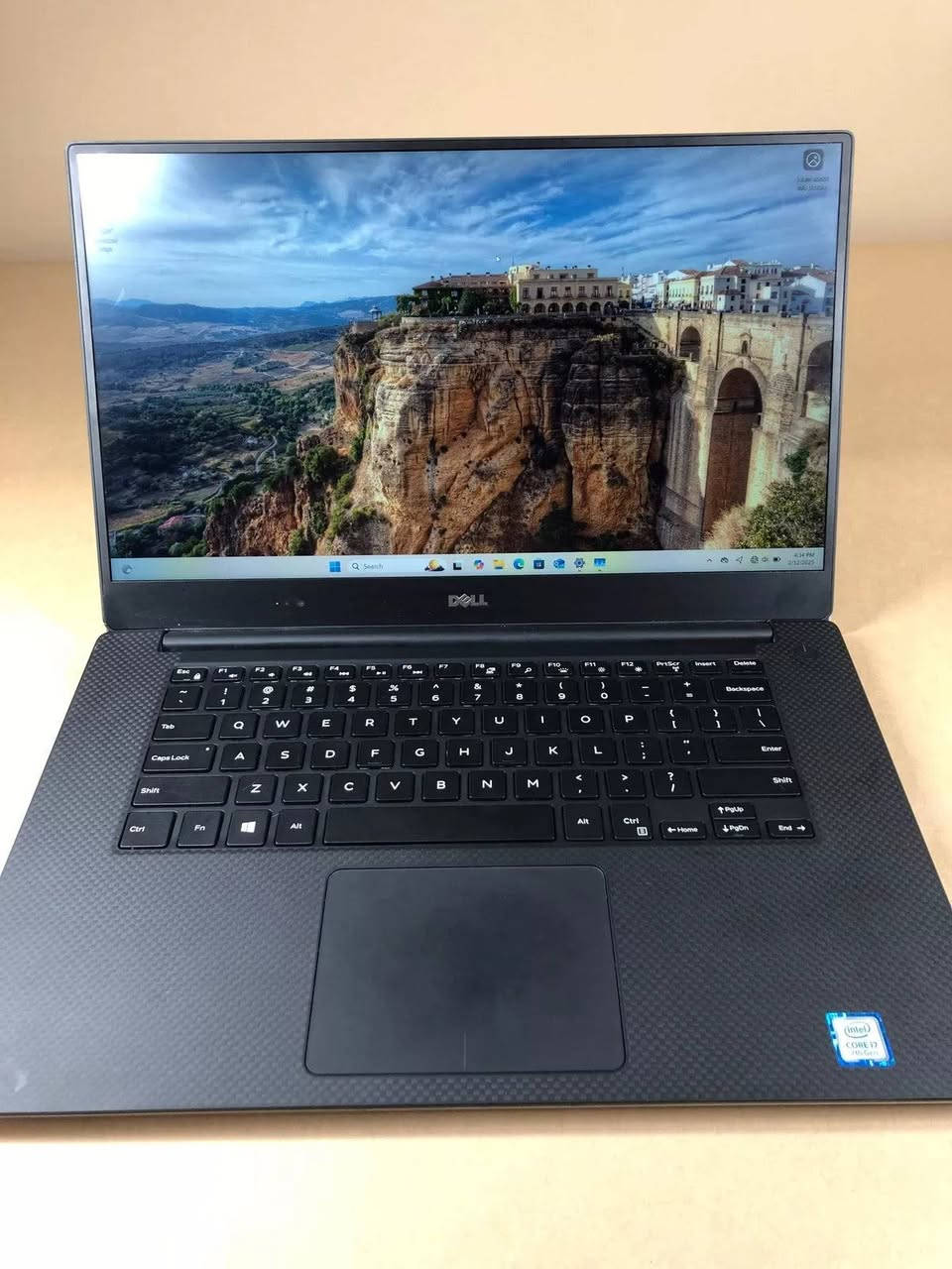 لابتوب Dell XPS 9560

💻 جهاز فئة XPS المميزة من Dell بتصميم أنيق وخامات فخمة وأداء قوي يناسب الدراسة والعمل والجرافيك والألعاب المتوسطة.

🔥 معالج HQ رباعي النواة يمنحك أداء ممتاز للبرامج الثقيلة وتعدد المهام. 🔥

 كرت GTX 1050 المنفصل مناسب للمونتاج والتصميم وتشغيل العديد من الألعاب 
بكفاءة.

🔹 المعالج: Core i7-7HQ
🔹 الرام: 16GB
🔹 الهارد: 512GB SSD
🔹 كرت الشاشة: GTX 1050 4GB
🔹 الشاشة: 15.6 إنج FHD
كيبورد ستيكر عربي انكليزي 

✅ مناسب للدراسة الجامعية ✅ مناسب للعمل المكتبي وبرامج الأوفيس ✅ مناسب للتصميم والفوتوشوب والمونتاج ✅ مناسب للبرمجة والتصفح السريع ✅ مناسب للألعاب المتوسطة

🎁 الهدايا:
 ✔️ ماوس ✔️ ماوس باد ✔️ حقيبة ✔️ الشاحن الأصلي

🛡️ الضمانات والخدمات: ✔️ فحص كامل قبل الإرسال ✔️ فحص كامل قبل الدفع والاستلام ✔️ ضمان 30  يوم استبدال عند وجود خلل مصنعي ✔️ جاهز للاستخدام المباشر

📍 الموقع:اربيل السلطان مظفر
بغداد الامين الثانيه 

🚚 التوصيل متوفر إلى جميع محافظات العراق
📱 للتواصل واتساب ***********
💰 السعر: 585,000 دينار
