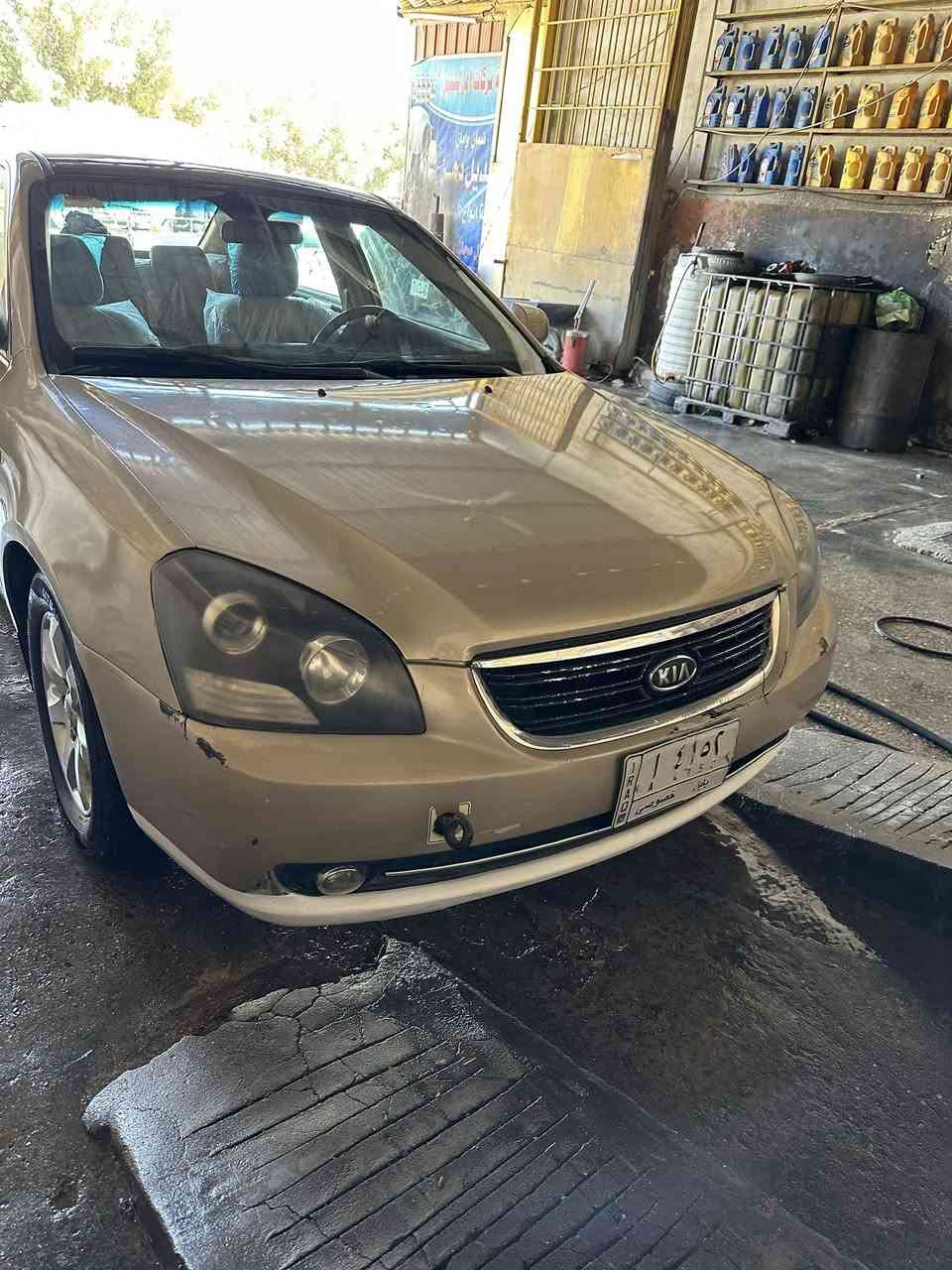 سلام عليكم 
ابتمه مديل 2006 
وارد امريكي 
محرك 6 
تبريد ثلج. 
حداديه جديده 
تخم تاير. جديد 
صبغ عام.  
70 وبيهه مجال 
الاستفسار ***********
