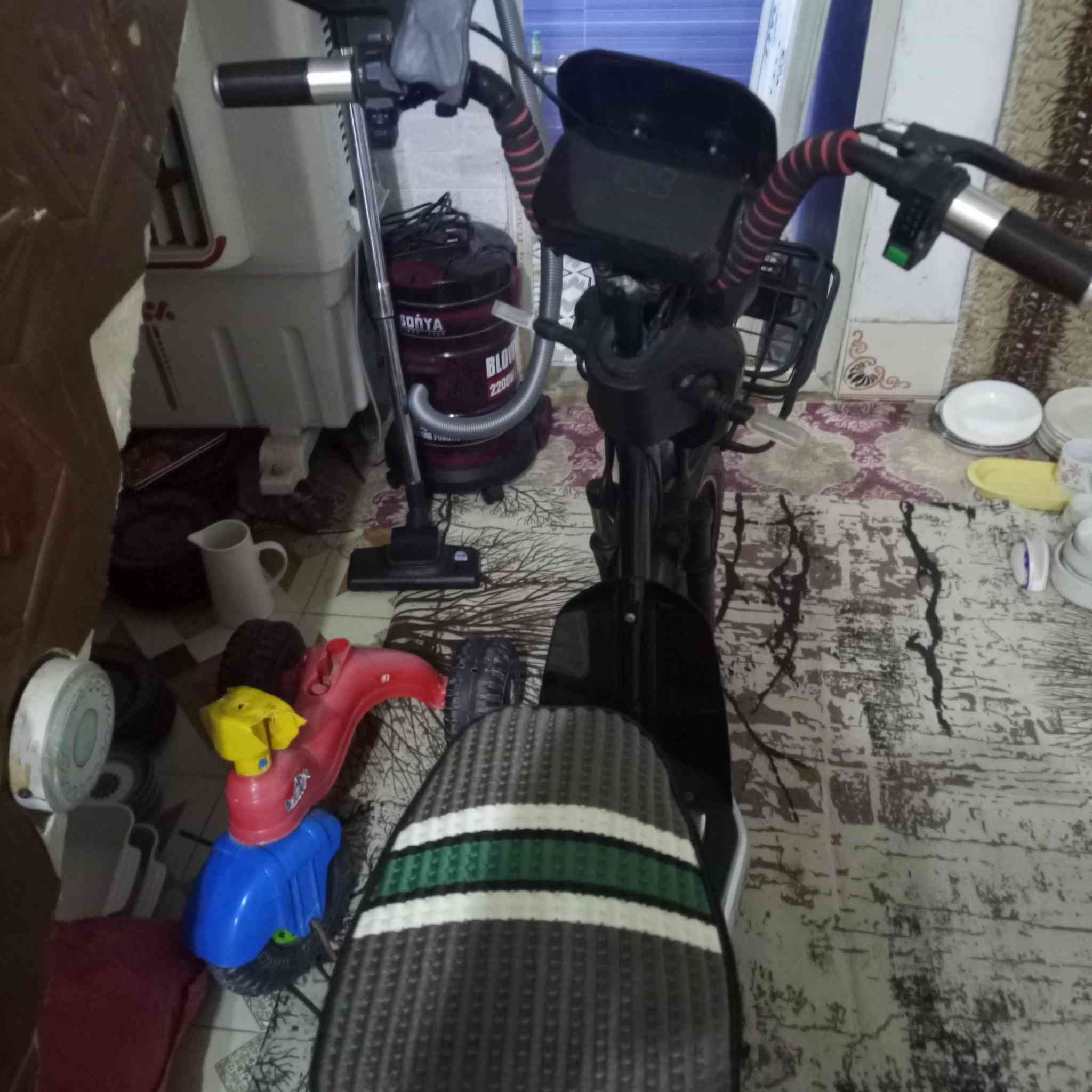 للبيع تجي افحص بعينك
سعر. 400 مستعجل اي نقص ماكاضه ونضيفه ومامشيه هواي ضاميه مطالعه من بيت ***********
