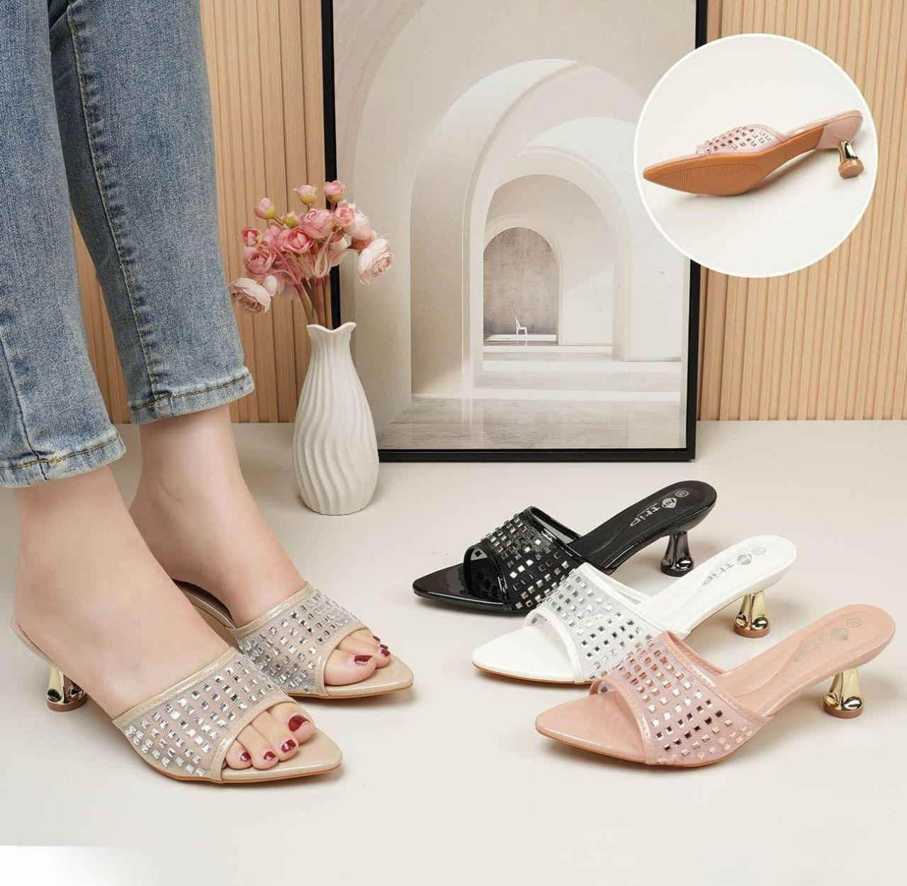 سليبر كعب❤‍🩹
السعر 15
37-38-39-40-41 بغداد, العراق


**إذا كنت صاحب هذا الإعلان وتريد حذفه لأي سبب، رجاءا أرسل رسالة إلى الدعم الفني**