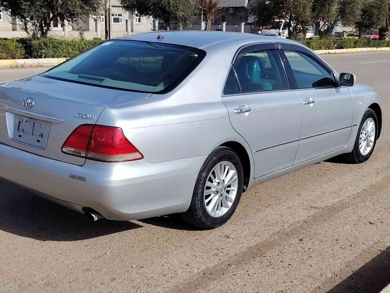 بەناوی خوای گەورەو میهرەبان
شاهینە موسسس 2005 یادی 50 ساڵە
182 گەورە بە گەورە قەترە دوکەڵی نیە
3 دوگمەی پەردە لایتی ناوچەی کویر
شاشەو کامیرە بەسمەی بەرمەجە
کامل مەسرەف  جامی هەڵگیراوە
ڕۆنی گیر و مەکینە گۆراوە بریکی بەسراوە
گەرمی بەسراوە تەقەو رەقەی نیە چرکەو 100 دۆلار بشکینە
چرکەی تیا نیە  مەجموعە سوکانی لیکزس
سوکانی ئەلی ئاوە دەعامی بۆ دەعامی بەشەرت 
نرخ 56 گڵاو مەجالیکی برایانە
***********
***********
