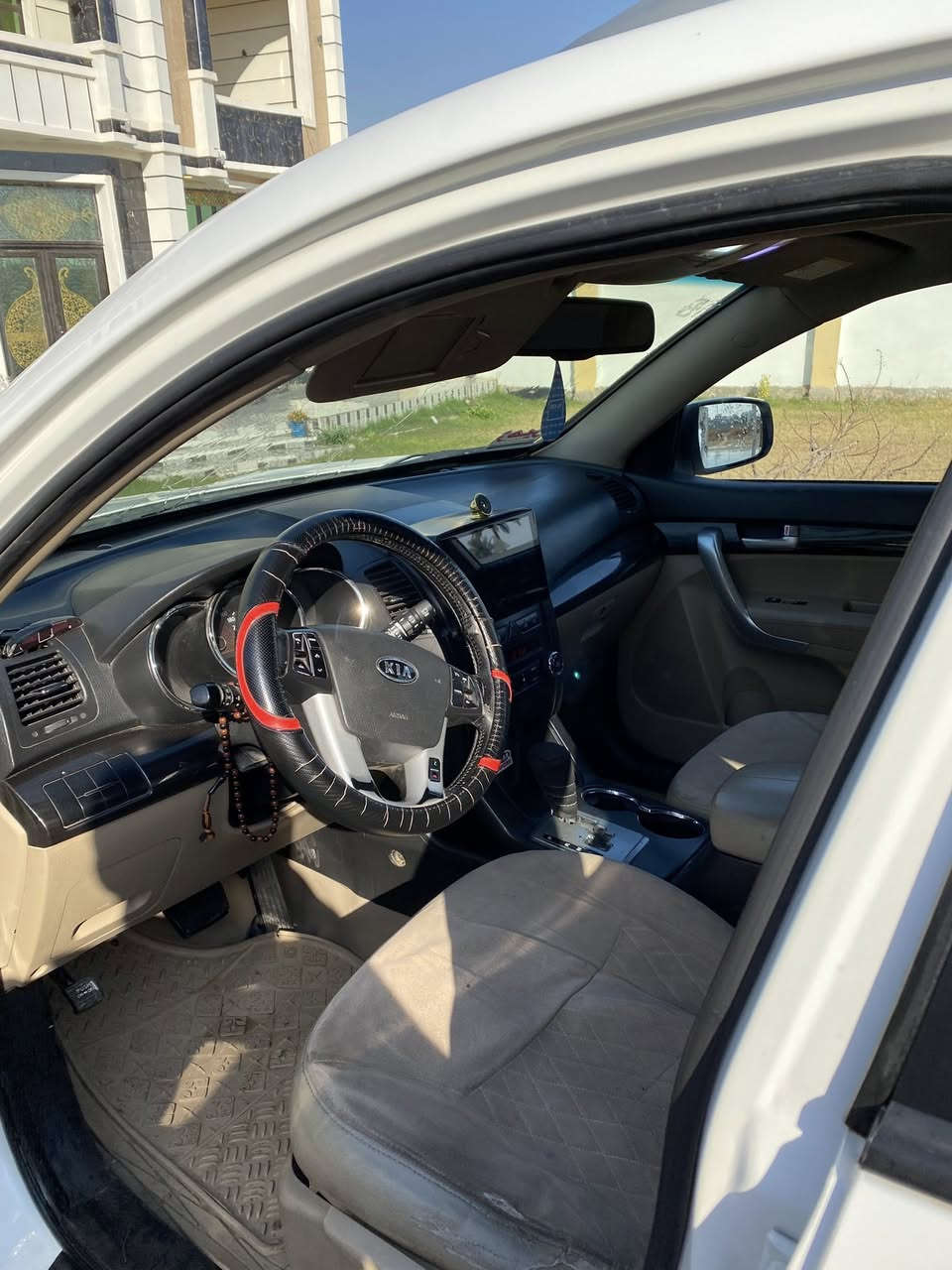 سورنتو 2012 خليجي للبيع 7راكب مكينه 4 سلندر 2400 دوش لاتنقيص ولا تبخير سياره قطره صبغ مابيه فقط الي ماشر عليه باب الجنطه بارد  شبرين وطخه براس جاملغ الخلفي تبريد قطعتين سياره جديده السعر ب 150 وبيه مجال  تحويل ثاني يوم مكاني الانبار رمادي للاستفسار الاتصال على الرقم ***********
