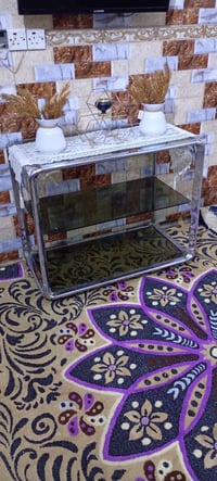 ميز وسط • طاولة