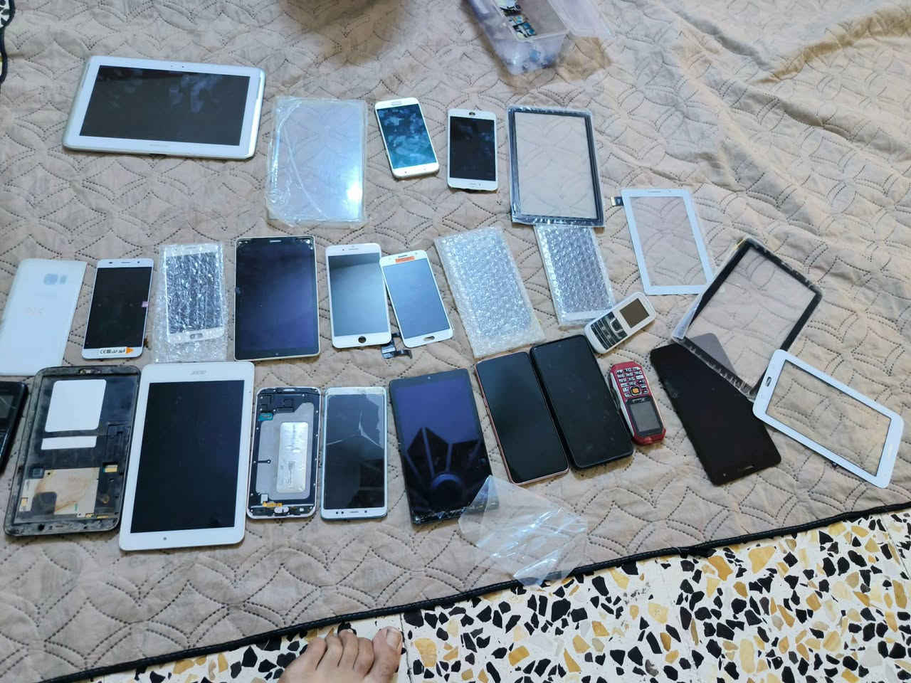 اجهزه يحتاجلهم تصليح بسيط للبيع مكان حله نادر


**إذا كنت صاحب هذا الإعلان وتريد حذفه لأي سبب، رجاءا أرسل رسالة إلى الدعم الفني**