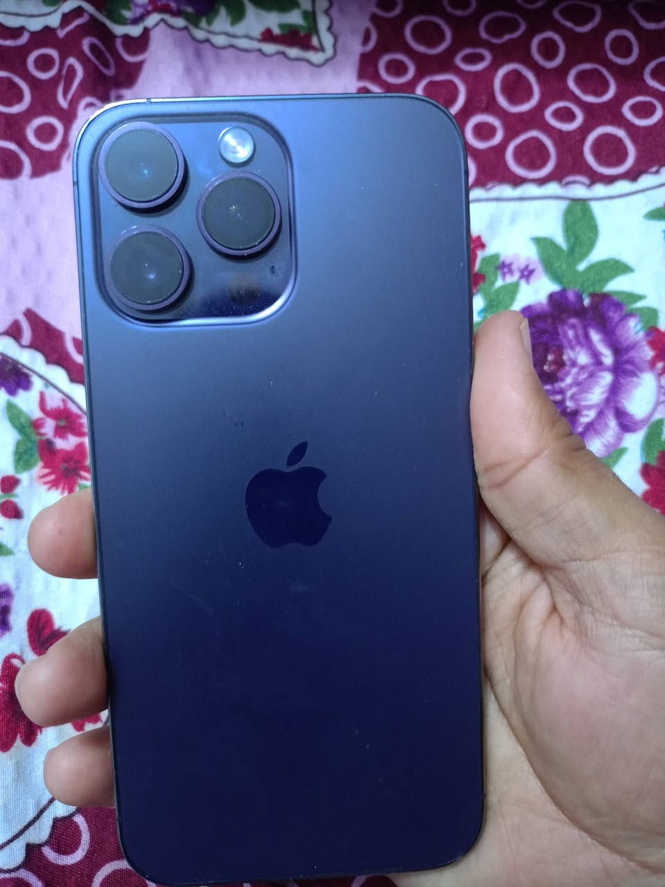 ايفون 14 برو ماكس جهاز نضيف استخدام شخصي شرق اوسط نموذج zaشريحتين فعلية بطارية 🔋 83  السعر 830 جهاز نضيف وكفول من كلشي افحصة وين ما تريد واتساب ***********
