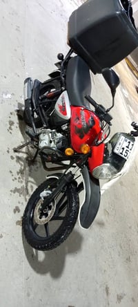 درجة بوكسر جديده امرقمه انكليزي كلهه شغاله الدراجه ما مشتغله دلفري است...