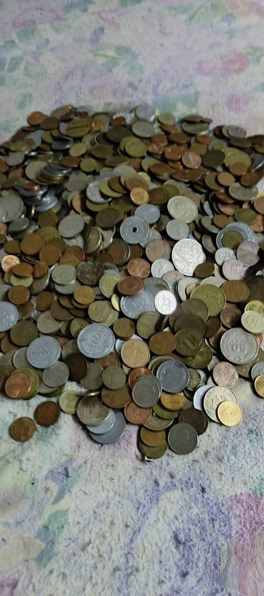 عملات معدنية اجنبية كمية كبيرة 1485عمله بيع للكل بسعر واحد 500 ألف


**إذا كنت صاحب هذا الإعلان وتريد حذفه لأي سبب، رجاءا أرسل رسالة إلى الدعم الفني**