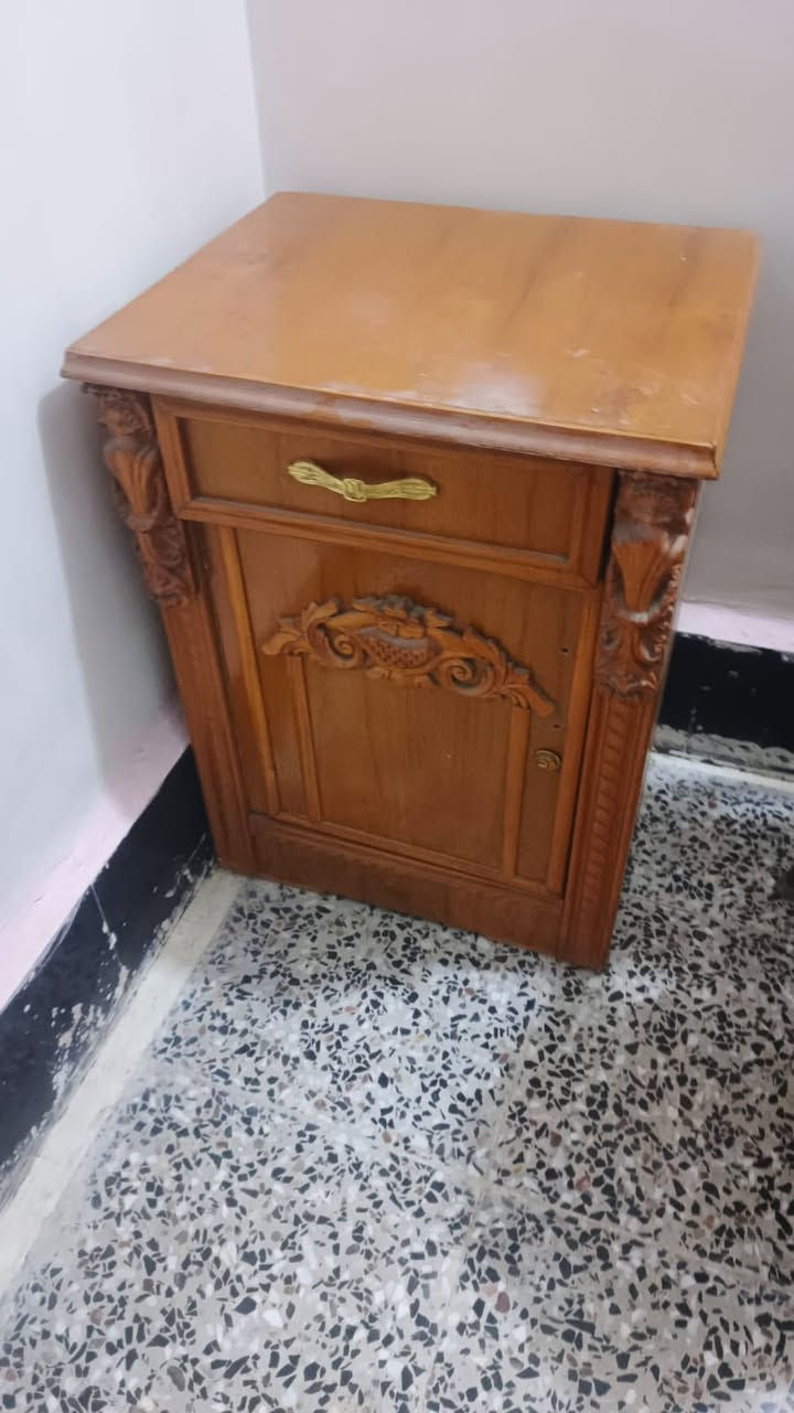 غرفه اخشاب
متوفر غرفه اخشاب بحاله ممتازه س مليون العنوان بغداد الفضيليه وحاسبه ب 60 للتواصل ***********
