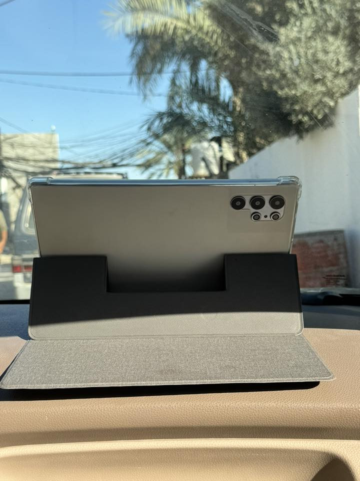 تاب شبيه ألترا بمواصفات عاليه 💯
-ذاكره 512✨
-بطاريه 8000✨
-رام 16GB✨
-ملحقاته كامله وتشمل شاحنه + حافظه + كيبورد +ماوس +لصقه شاشه + قلم تصفح 
للاستفسار خاص او الاتصال :***********
