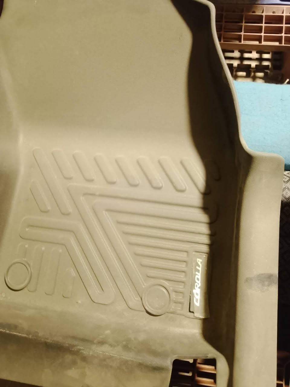 السلام عليكم عندي ارضيات مال كورله2025 لون اوف وايت جديده عنوان بغداد حي الجهاد ***********
