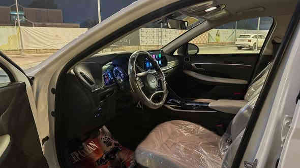 سلام عليكم 
الي يدور جديد وشرط برغي مامفتوح بيه
هونداي سوناتا 2023 خليجي 
كفاله عامه 
رقم اربيل الجديد بسمي تحويل حاضر 
ماشية 42 الف 
موصفات 
حجم المحرك  2,5L
مرتبط بناقل حركة أوتوماتيكي 8 نمر
🎹 كير بيانو 🎹
🔑مفتاح التشغيل بصمة
💨عدد AIR BAG 2
🚘اريل نفكيتر
📷كاميرا دوارة
🚘حساسات أمامية
🚘حساسات خلفية
🔦لايت  LED
🔦بك لايت LED
🌀ويل كب 19 
شفتات مقود
مثبت سرعة كروز
 قطعتين تبريد
نظام مانع الانزلاق
حساسات اطارات
درايف مود
💫اشاير بالمري والمري قابلة للطي كهرباء
وباقي الموصفات معرفه 
السياره حيل جديده 
مكاني بغداد 
السعر 193$
(***********) بغداد
