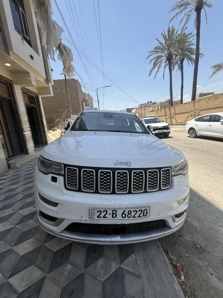 للبيع 

جيب سومت 2018
وارد امريكي كلين صبغ فقط دعامية امامية وبارد بالجاملغ بسيط 
كشنات جلد مختوم سومت 
بنوراما
ستيرن كهرباء
ميموري 
محرك ٨ سلندر ٥٧٠٠ مكفول والكير ايضا كفالة
ماشية ١١٧ الف ميل 
السعر ٢٦٠ وبيهه مجال 

***********
***********واتساب
