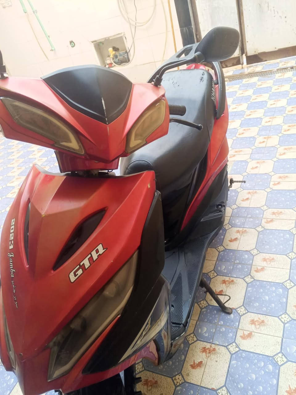 دراجه جامبو للبيع السعر 300 وبيها مجال اللي يريدها يدق على هذا الرقم***********
