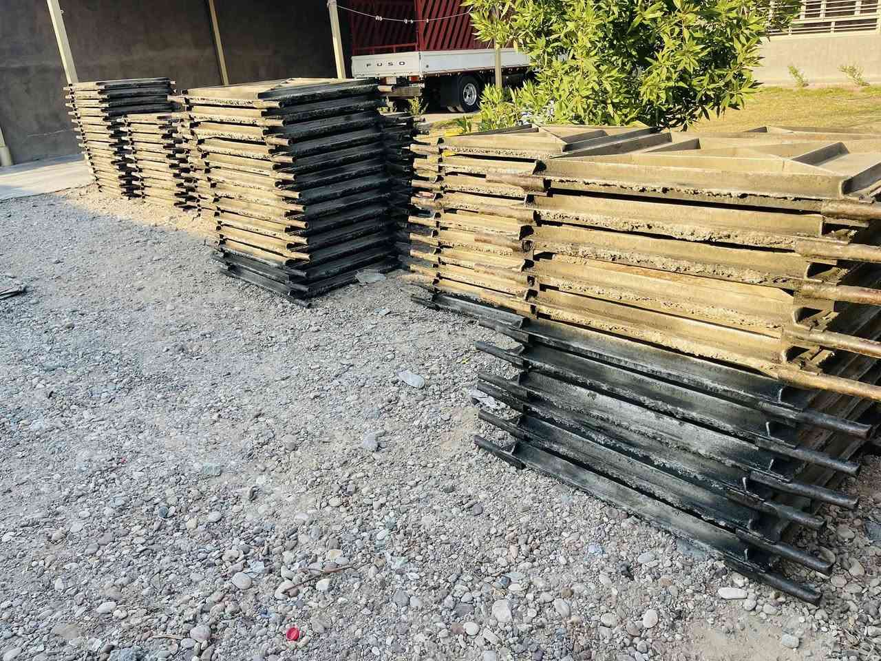 سلام عليكم قوالب شتايكر 80❌80لبيع جدد كلش عداد 100مكان بغداد الكماليه سعر 40وبيه مجال ***********
