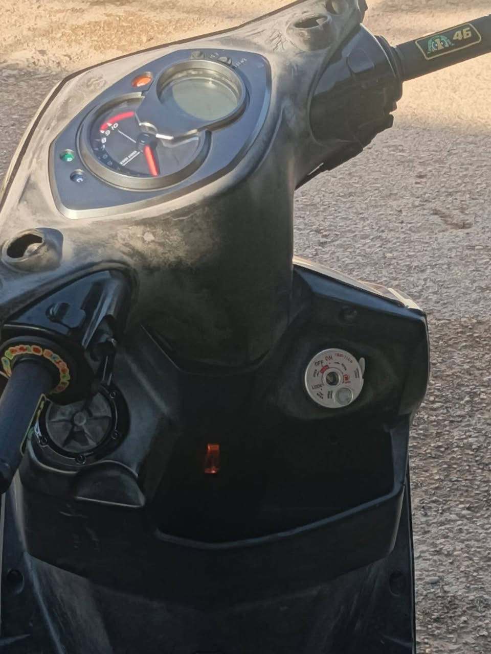 السلام عليكم سكنس فحل كابريتر الدراجه كامله مكمله 
بوشته ٥٨ كلجات رياضي امامي خلفي 
بيه كور رياضي بصمه صالنصه ستيل 
دبلات امامي خلفي Dy
بيه تزويد خير من الله الدراجه كلشي مانقصه 
اي نقص مابيه رايده بواحد و١٠٠ وبيه مجال 
للشراي ***********متواجد واتساب
