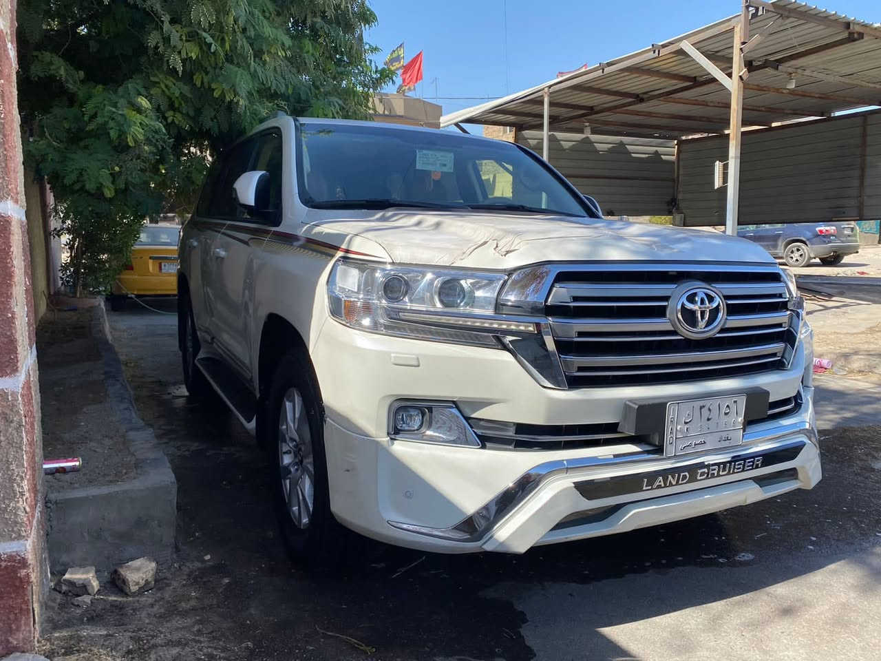 السلام عليكم من رخصة الادمن الاندكروز 2017 فول السارة رقم بغداد بأسمي بيها حدث ومعمرة تعمير حلو  مثل ما موضح بل صورة ابيع بيها صفحة سعر السيارة 36 الف دولار. يعني 3 شداد وستين ورقة مكان السيارة بغدا مدينة الصدر قطاع 45//. ***********
