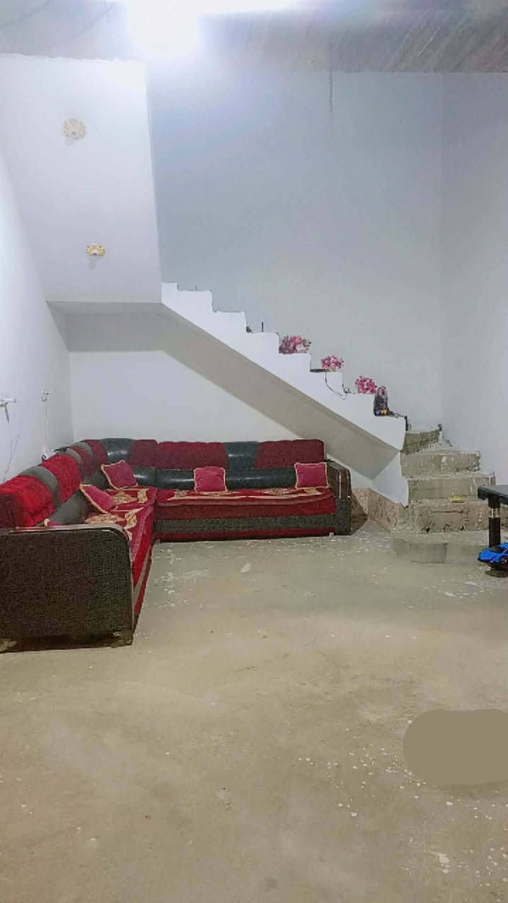 للبيع دار ٢٤٠ متر 
يحتوي على غرفتين نوم 
صاله استقبال مطبخ صحيات
خدمات كاملة 
الموقع شتال قرب جسر الجورجية 
قرب محطة الوقود 
 بسعر جدا جدا مناسب 
للاستفسار ***********
