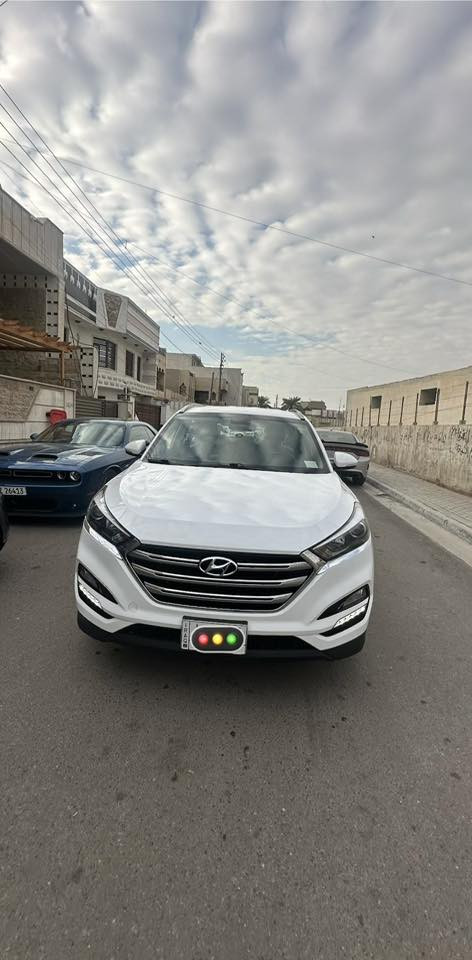 توسان 2018
خليجي مكفولة كفالة عامة
رقم بغداد 
ماشية 60 الف كيلو 
السعر 196 $ ما متوجد ع الفيس 
الاتصال ***********
