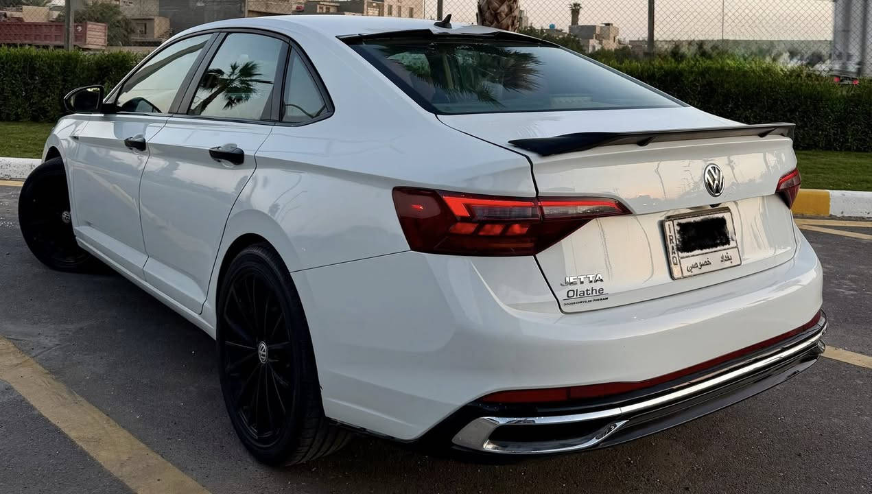 السلام عليكم اخوان
فولكسواكن جيتا ( 2019) 
محرك 4 سلندر 1400 توربو 🚀
كير اوتو

مواصفات S
شاشه كبيره
كار بلي
كامره خلفيه دواره
تحكمات ستيرن
اوتو ستوب
هاند بريك بصمه
كشنات جلد
لايت Led
بك لايت Led
عليه دعاميه وشباك GLi شكل الجديد
عليه ويل كب 19
عليه دعاميه خلفيه امريكا مسل
وبعد عليه اضافات سكوب وسبايدر
اخوان سياره 
حادثه جاملغ وبنيد
 وبلعراق صار بيه صبغ نص جاملغ خلفي
رقم بغداد تحويل مباشر ثاني يوم 
مكان السياره المنصور او الغزاليه 
السعر 129 وبي مجال بسيط 
للاستفسار 
(***********
***********)
