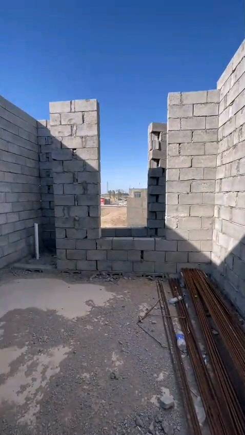 السلام عليكم بيت للبيع طابو زراعي
 زنكوره ناحية اليرموك قرب مدرسة الخوارزمي قريب من بيت الشيخ طالب العياده شغل درجه اولى
مساحة الأرض 200 متر 
مساحة البناء. 180 متر 
 الطابق الارضي بناء حجر متكون من غرفتين وصاله ومطبخ وديوانيه وحمام 
الطابق الثاني بناء بلوك غرفتين وصاله وحمام الكرسته مالت الطابقين موجوده 
السعر 60 مليون وقابل للتفاوض 
للتواصل ***********‬‏