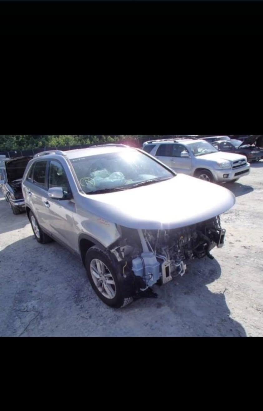 السلام عليكم سورنتو١٤ امريكي بدون صبغ قطعة وحدة مبدلة اصلية محرك ٤ سلندر *********** السعر ١٣٠
