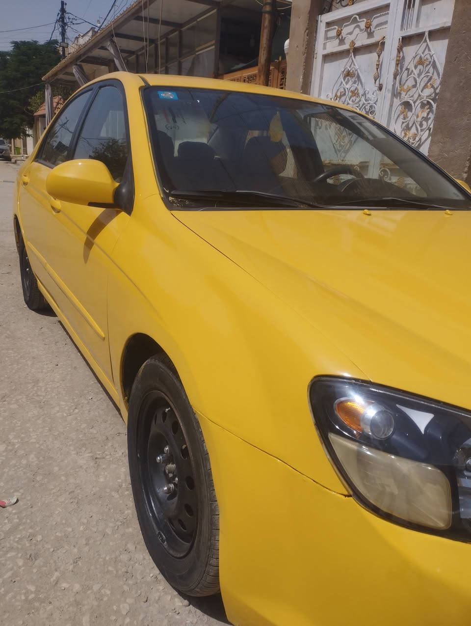 اسبكتره للبيع بسمي سنويه ٢٠٣١ هزه جديده قبل ٢٥ يوم كير ومكينه وحداديه مكفوله ضررالسياره جاملغ خلفي والسياره كلها ليبل واحد والسعر ٧٠ ورقه وبيها مجال لطيبين اتصل *********** حله المركز
