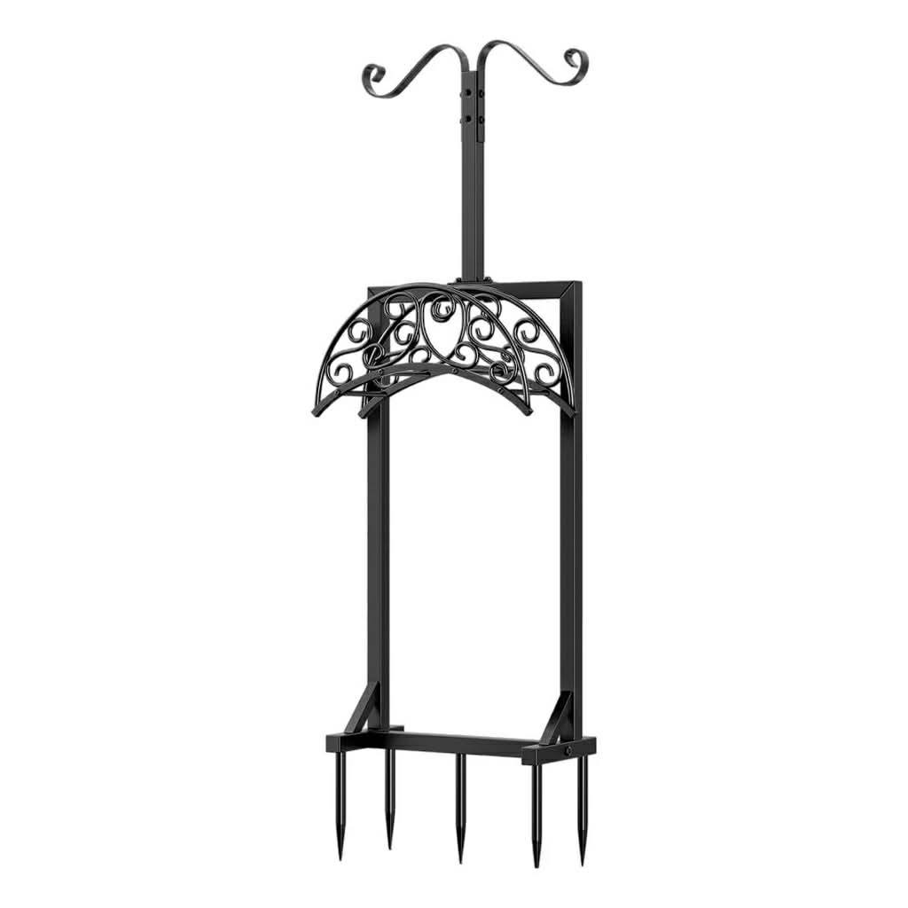 هذا المنتج هو حامل خرطوم مياه للحديقة قائم بذاته (Freestanding Garden Hose Holder).
المميزات: تصميم معدني شديد التحمل مع طلاء مقاوم للصدأ، مزود بسلة تخزين لأدوات الحدائق. 
التثبيت: يتميز بقاعدة ذات نقاط تثبيت قوية (عادة ثلاث أو أربع نقاط) لضمان الاستقرار في الأرض دون الحاجة لتثبيته على الحائط. 
السعة: مصمم لاستيعاب خراطيم مياه طويلة (تصل إلى 30 مترًا أو أكثر حسب الطراز). 
الاستخدام: يساعد في تنظيم الخراطيم ومنع التشابك، مما يحافظ على ترتيب الحديقة.


**إذا كنت صاحب هذا الإعلان وتريد حذفه لأي سبب، رجاءا أرسل رسالة إلى الدعم الفني**