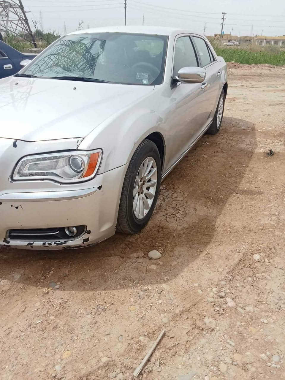 12بغداد انكليزي بأسمي بيها مكانات بارد 
تخم تاير وحدادية قبل شهر سعر 160وبيها مجال
***********
