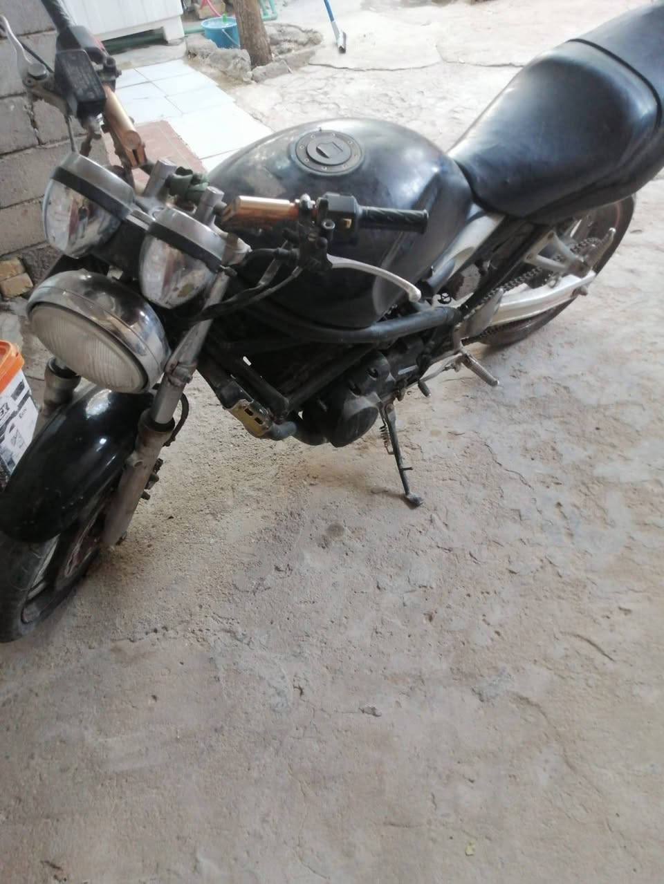 سلام عليكم بطح بانده  للبيع نضيف باقي التفاصيل يم هذه الرقم ***********
