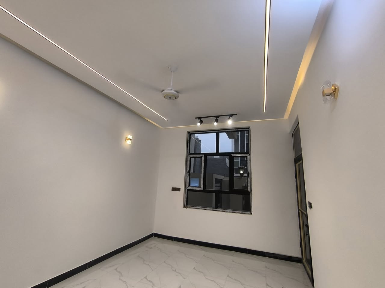 بعد توكل على الله 
للبيع 100متر
طابقين البيت جديد بناء 2026
شارع 10متر قريب على المدرسة 
التحرير الحولي زراعي
‏***********
