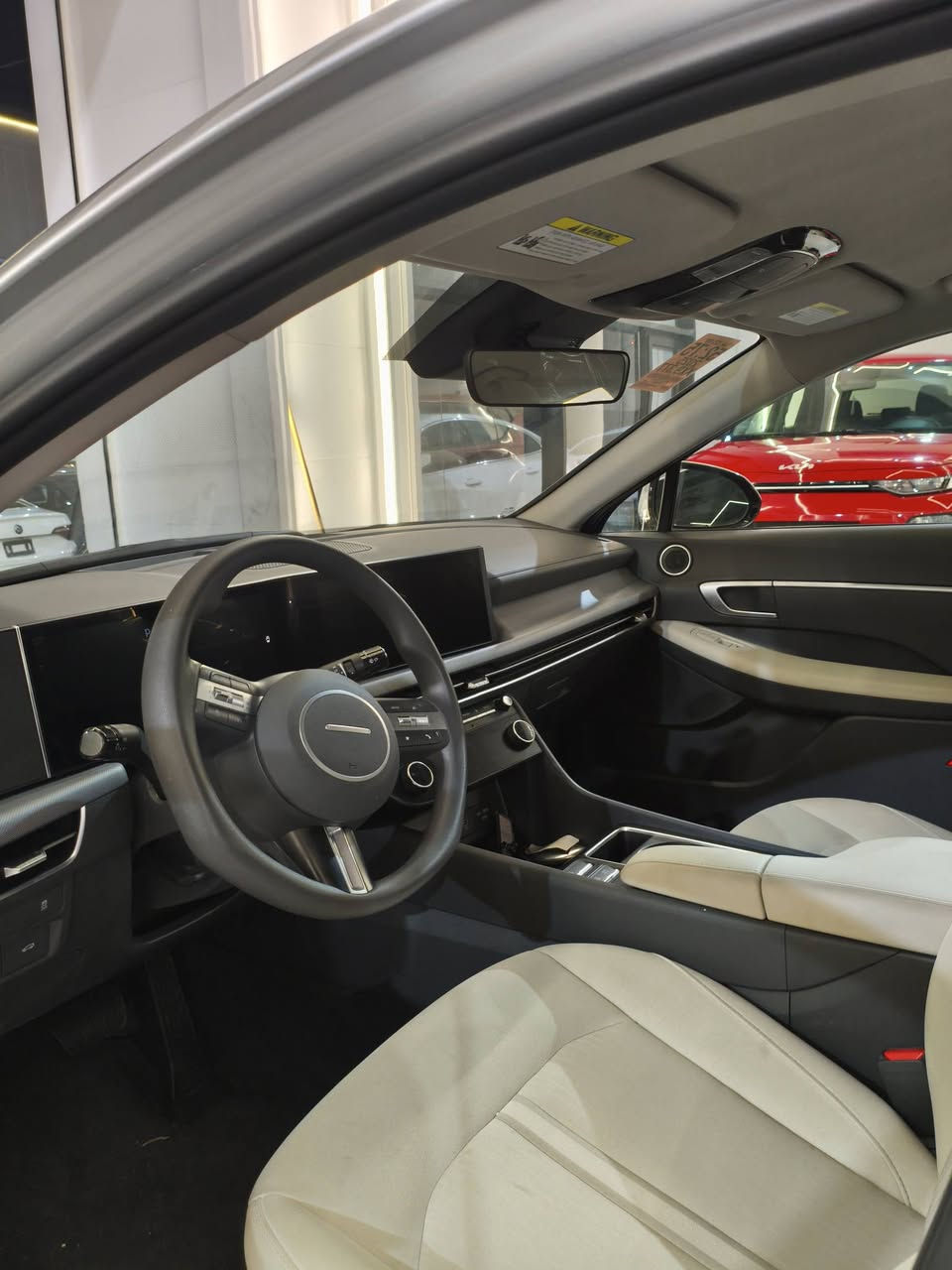 سلام عليكم موديل 2025 بدون رقم كاتي دهوك ماشية 9 الف سياره كلين ضررها داعمية خلفية مكسورة سيارة بدون صبغ بدون أير باك مكاني موصل للاستفسار ***********
