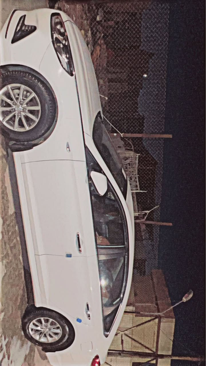 سوناته وارد كوري البيع سياره جديده ماشيه 53 سياره مكفوله من كلشي ما عده قبق جنطه مبدل بلادي من كوريه سياره سعره 185 وبيها مجال ***********
