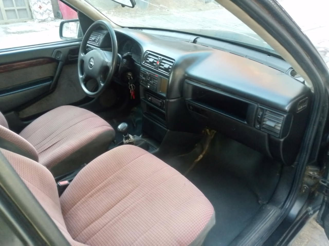 سياره اللبيع موديل ١٩٩١ مكاني بغداد رقم ***********
