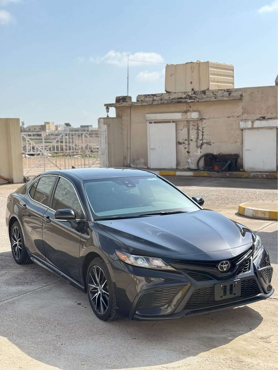 سلام عليكم 👋🏻
 تويوتا كامري موديل 2024 SE السيارة كلش شرط بجم و ورة كلو كبس شرت عنتيك دعاميات هم شريكة و بدون صبغ فقط بابين بةس بخ بدون دواخل بدون ايرباك شرط السيارة مابي تعديل و ماشية ٣ الف رادار فحم و رقم شرط و مواصيفات SE فول معدة فتحة و بصمة سعر 210$ و بي مجال مكان عقرة اذا انت شراي اتصل ***********🖤💣 اكر, نينوى
