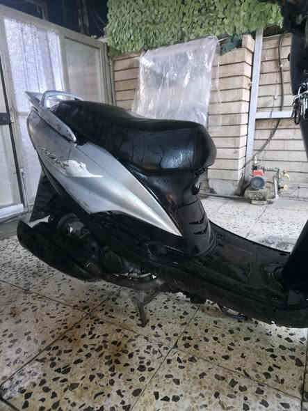 سلام عليكم دراجه ماكس 140 الدراجه خير من اللة كهربائيات سلف هندر كله شغاله مكاني بغداد الغزاليه رايده 475وبيه مجال حك الجيه ***********
