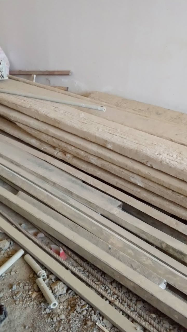 سلام عليكم
دراريب عمل للبيع طول 4+5 أمتار 
للاستفسار الاتصال على الرقم ***********
