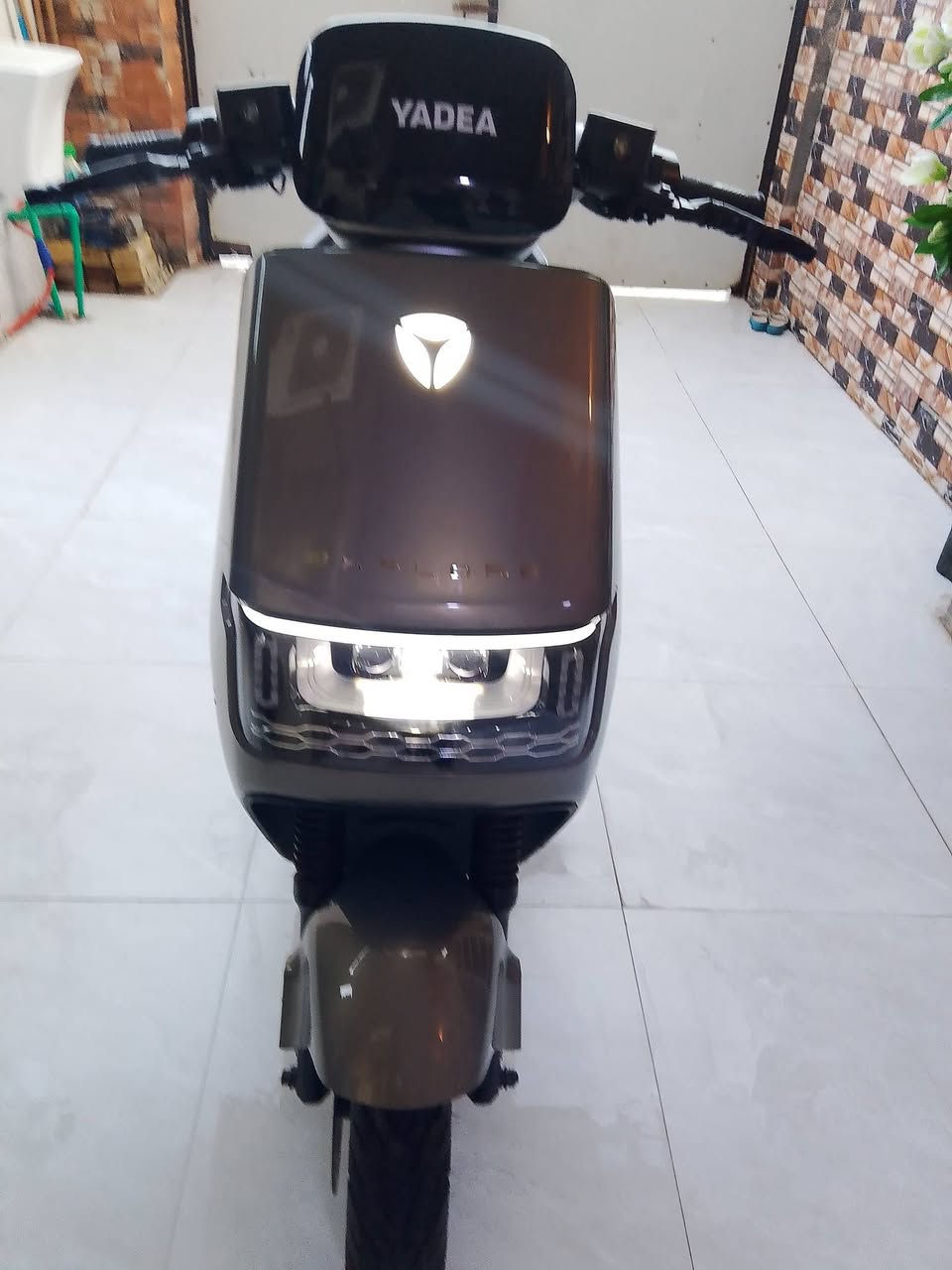 السلام عليكم دراجة شحن من شركة ياديا نوع يبوك سرعه 66 حقيقي تمشي بل شحنه الوحدة 100كيلو او 110 بيها نظام الP بيها مثبت السرعة و تربط على موبايل بصمه بيها ضمان
سنتين او 20 ألف كيلو بطارية+الملف وضمان سنة او 10 الف على الكهربائيات 

دراجة كارتون دجي وتشوف بعينك صار شهرين طالعه من الشركة ماشيه 180 كيلو بطاريات 5 38/ 72v ملف 3400 كبير دراجة مال بيت السعر 1150 بيها مجال قليل
رقم ***********
