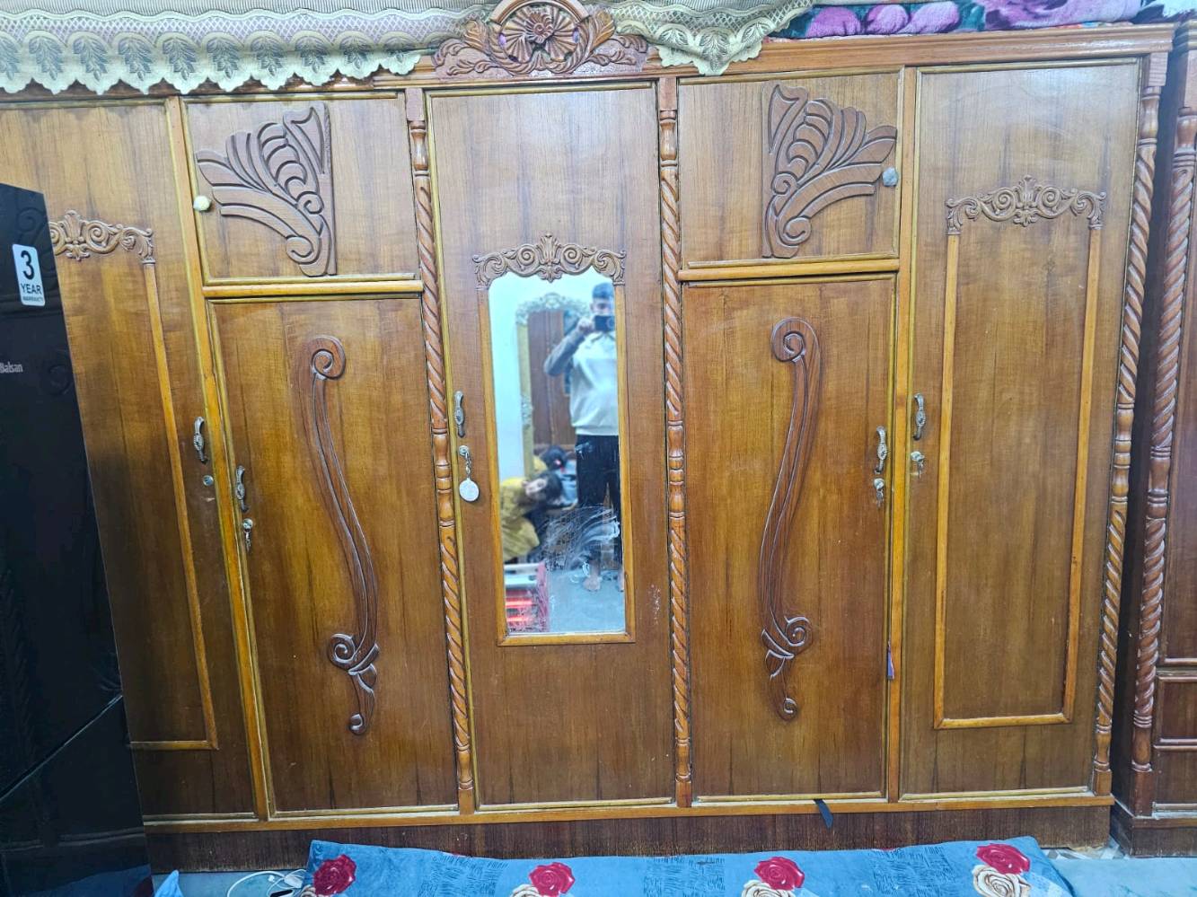 غرفة تسكام عراقي عوزها فقط تلميع مشتريها قبل سنة مكانها ديوانية 