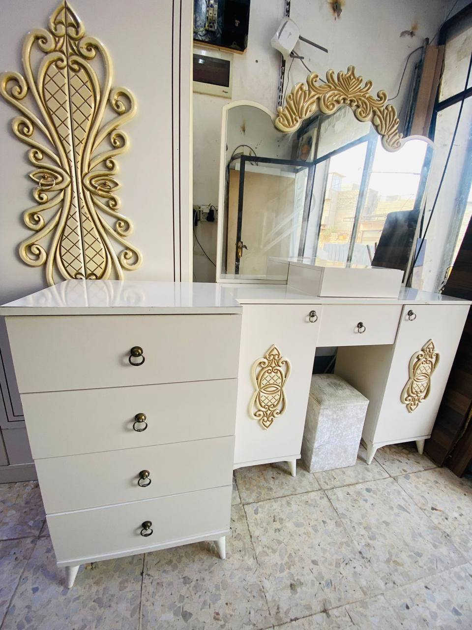 سلام عليكم غرفه ابواب ،٨قطع كلش نظيفه ومرتبه شرط تاخدوها ويا شد ونقل جاهز داخل الموصل
سعرها ٥٠٠ الف وبيها مجال لشراي موجود عدنا انواع غرف نوم تركية اتصال *********** واتساب
