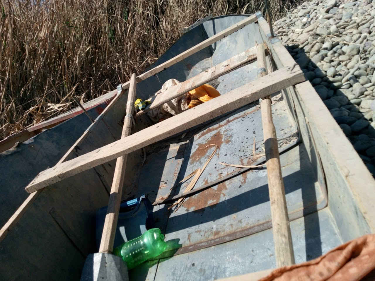 سلام عليكم بلم مستخدم للبيع طول 3 متار ونص سعر 75 ***********
