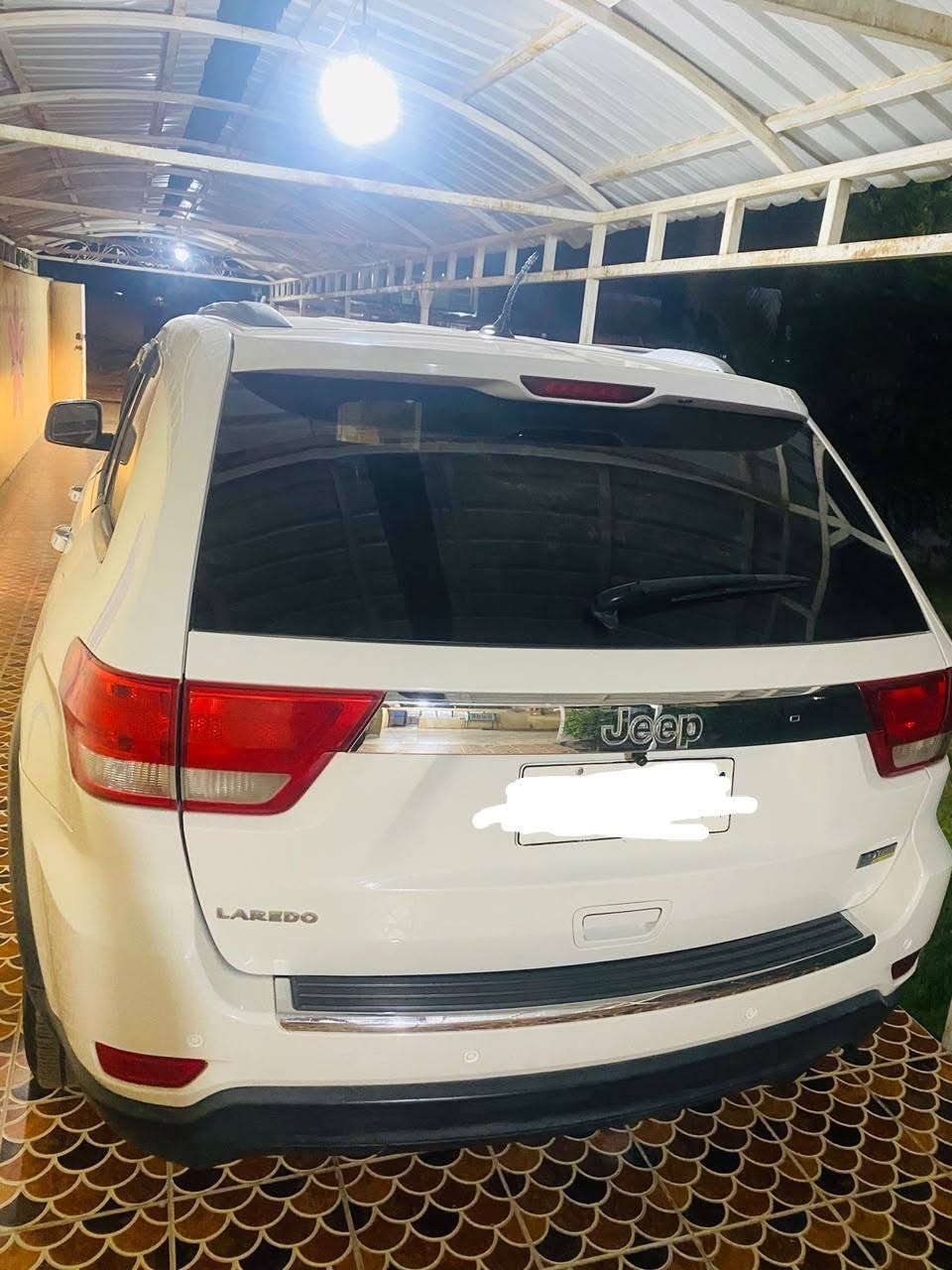 ‎🚘 للبيع |  (Jeep Grand Cherokee Laredo)
للبيع جيب  لاريدو، اللون الأبيض، السيارة نظيفة جداً واستعمال شخصي، محافظة على نظافتها وجاهزة للفحص.

المواصفات:

* 📅 الموديل: (2011)
* ⚙️ المحرك: (3.6)
* 🔄
* 🛣️ : (محرك جديد )
* 🎨 اللون: أبيض
* ❄️ تكييف ممتاز
* 🪑 داخلية نظيفة
* تشغيل بصمه
* 🚗 السيارة جاهزة للفحص وما تحتاج مصروف 
* السياره كلين ومكفوله 

💰 السعر: (160$) قابل للتفاوض بالمعقول.

📞 للاستفسار: (رقم الهاتف : ***********)
