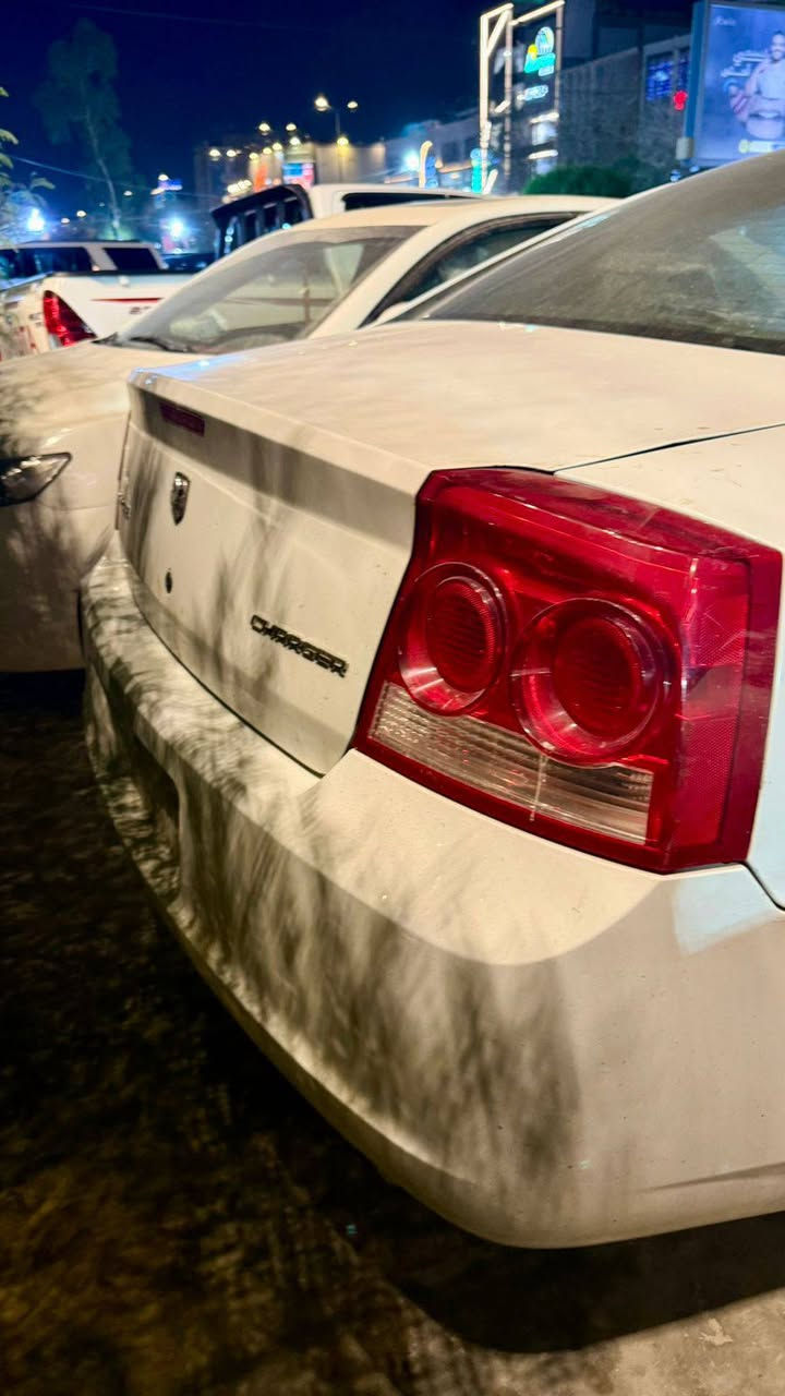 دوج جارجر موديل 2010 اصل خليجي كفاله عامه مزاد وزاره الداخليه وكاله ام الباركود حداديه امامي خلفي جديد تخم تاير جديد مشط استيرن وبور جديد شاهن سياره لوك .السعر 95 وبيهه مجال .***********
